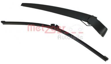 Wiper blade with arm